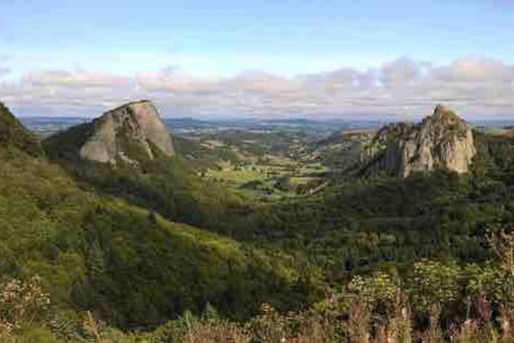 La Grange De La Gratade Villa Rochefort-Montagne Luaran gambar